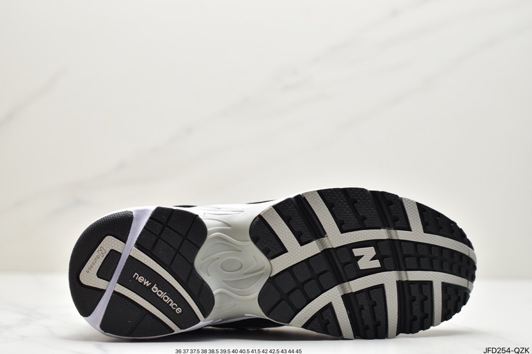 New Balance 725 Series Unisex ML725A