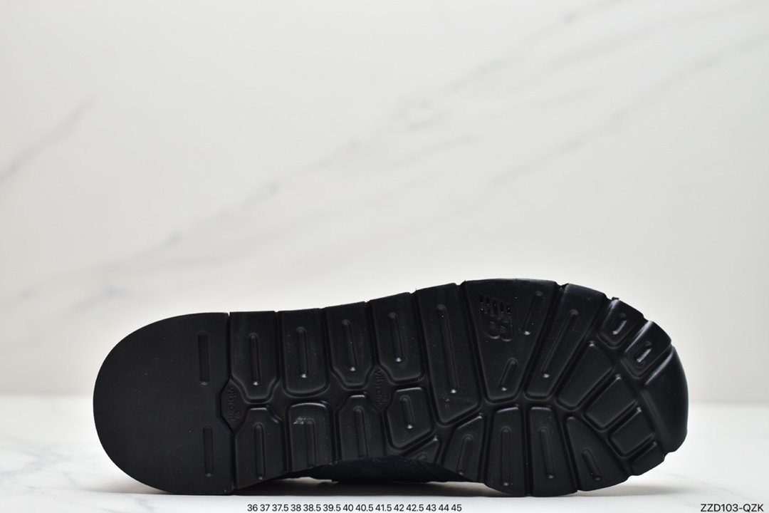 channel orders New Balance New Balance M990VS1