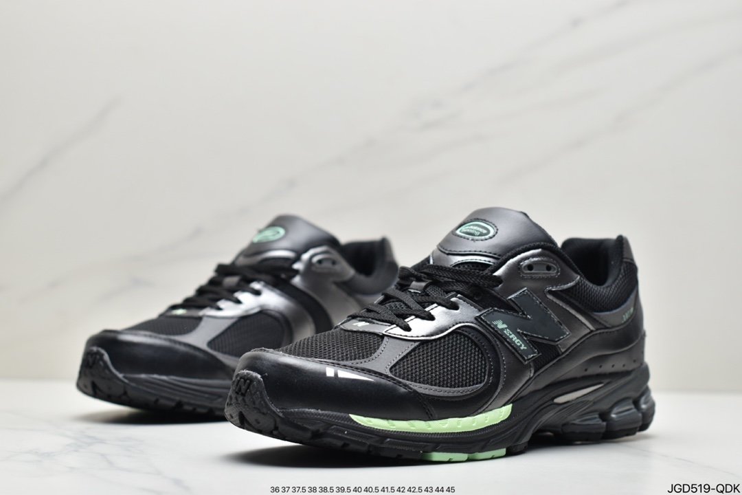 Bape x New Balance joint 2002 series M2002RDABBATHINGAPE8