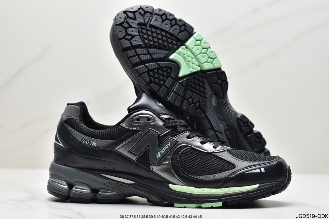 Bape x New Balance joint 2002 series M2002RDABBATHINGAPE8
