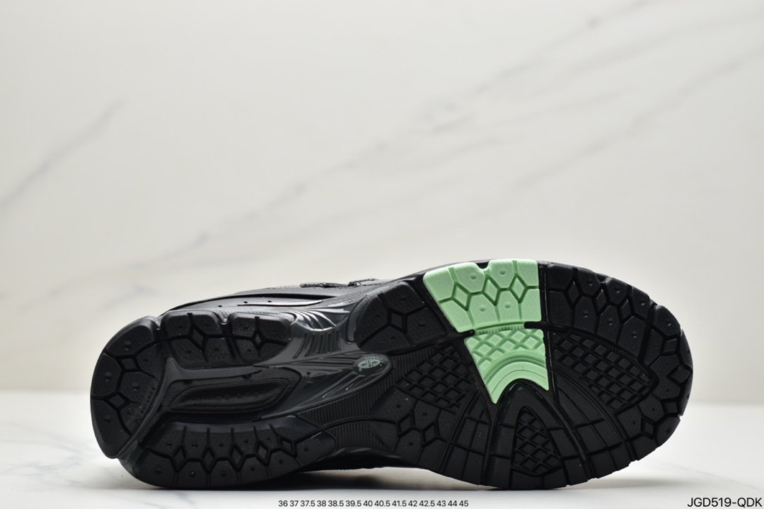 Bape x New Balance joint 2002 series M2002RDABBATHINGAPE8