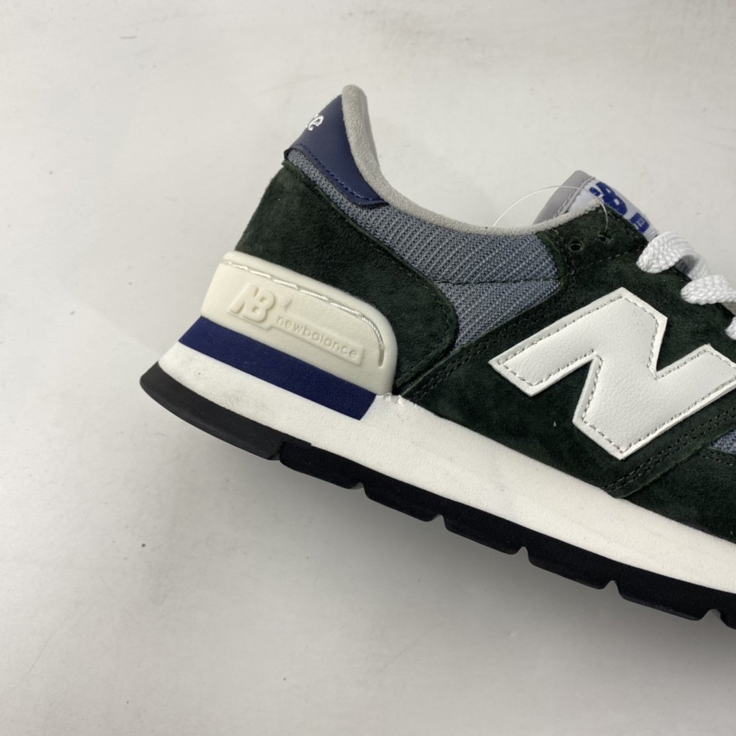New Balance NB990 series running shoes M990CER1