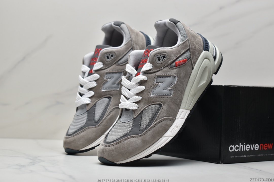 New Balance Made in USA 990V2 Jogging Shoes M990VS2