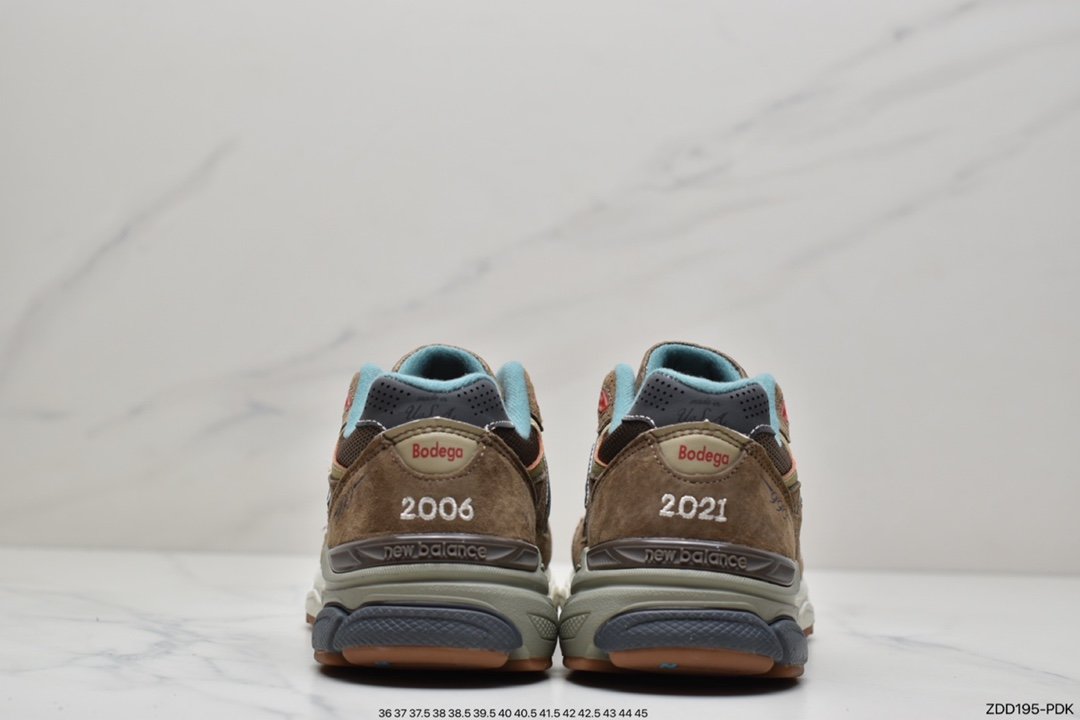 New Balance M990V4 W990BK4