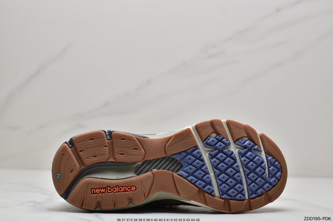 New Balance M990V4 W990BK4
