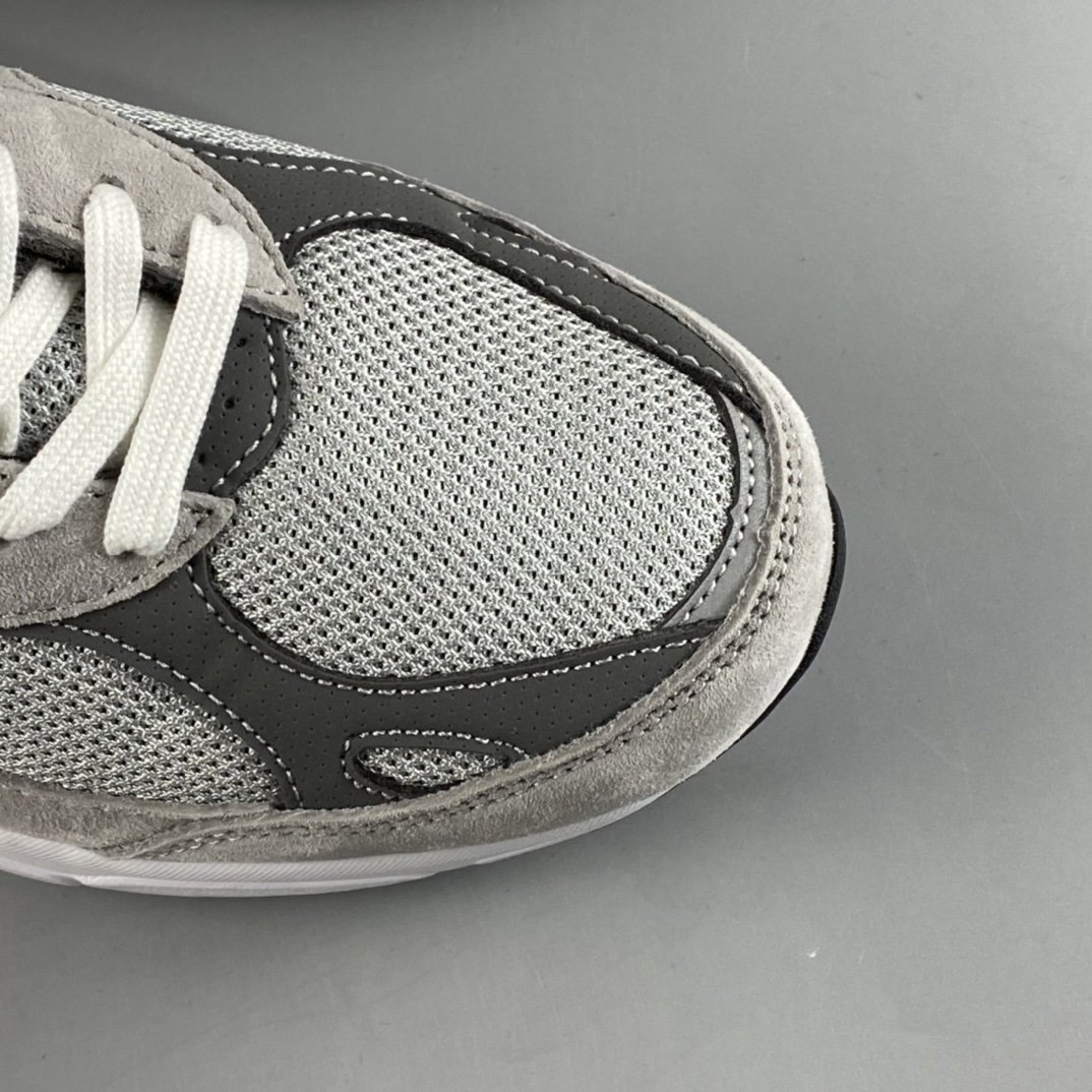New Balance Retro Casual Running Shoes M990VS3