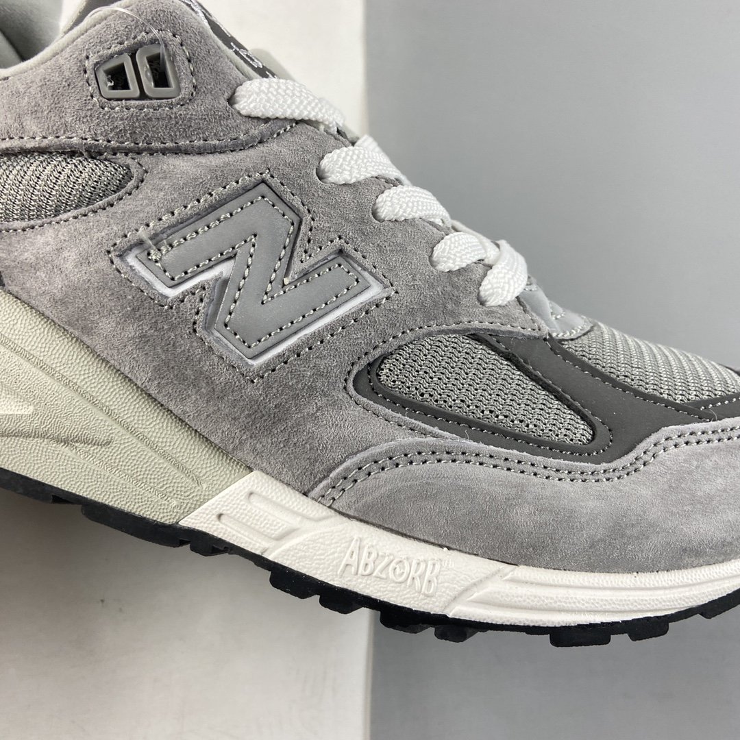 New Balance Retro Casual Running Shoes M990GR2