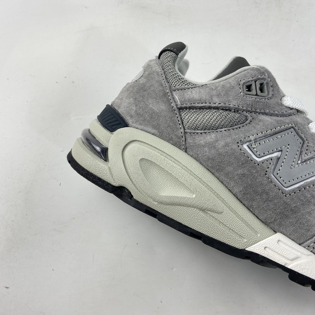 New Balance Retro Casual Running Shoes M990GR2