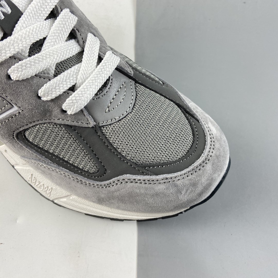 New Balance Retro Casual Running Shoes M990GR2