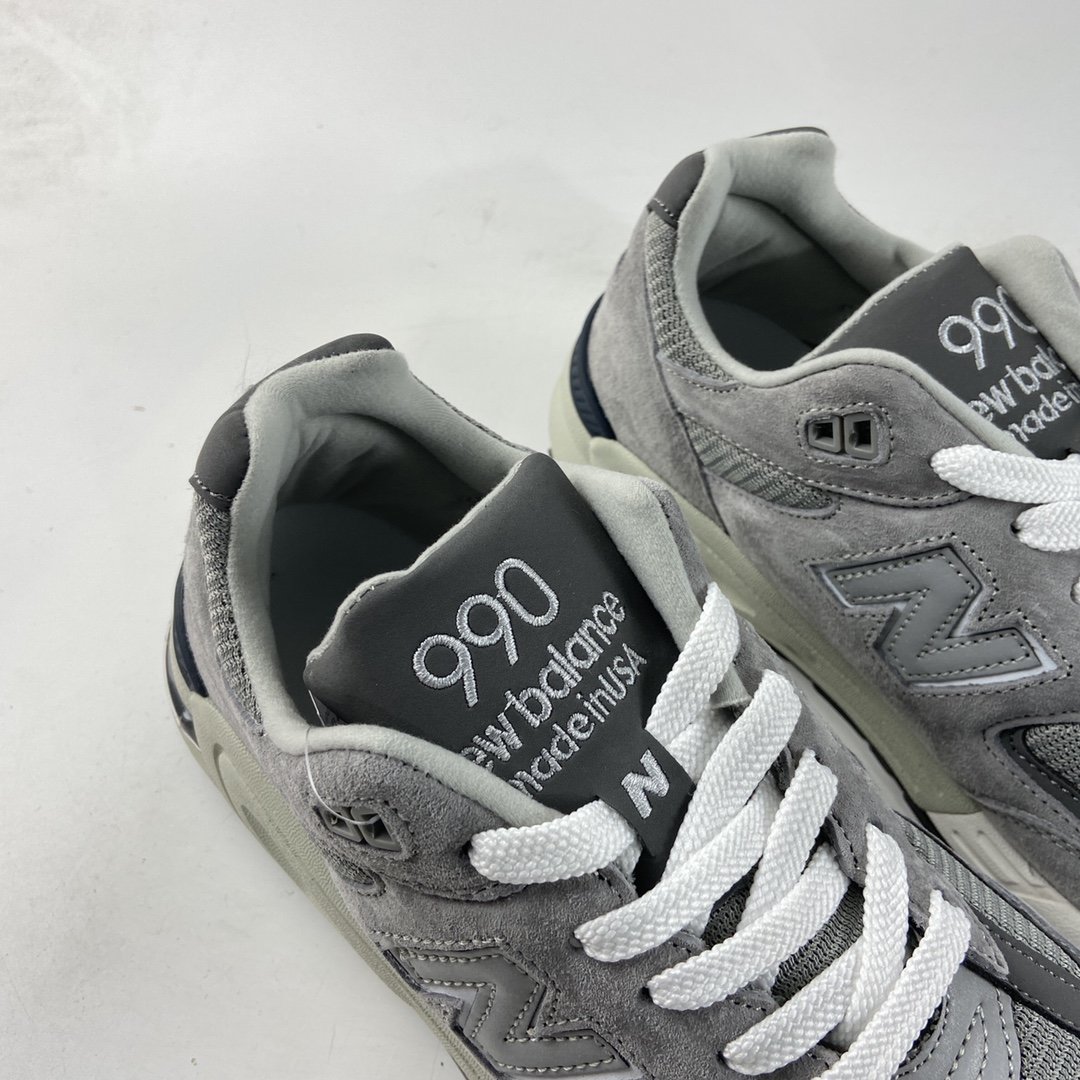 New Balance Retro Casual Running Shoes M990GR2