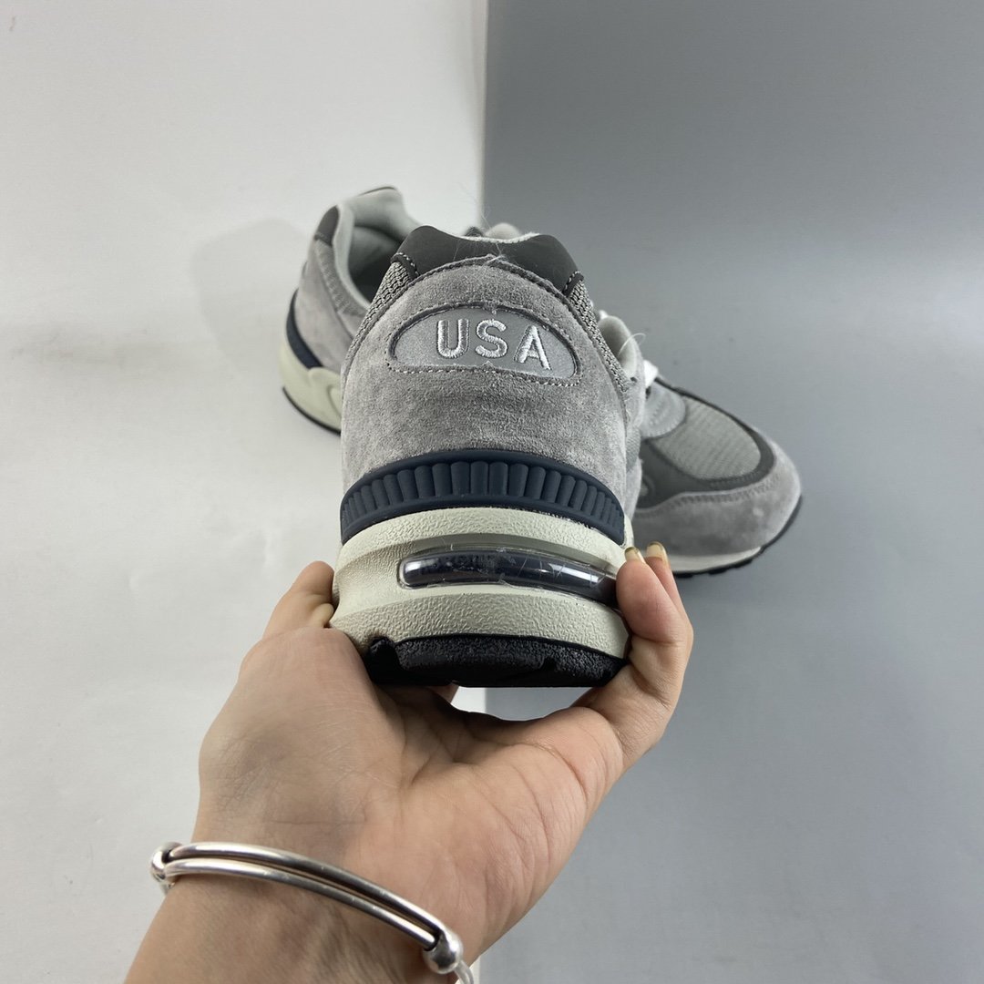 New Balance Retro Casual Running Shoes M990GR2