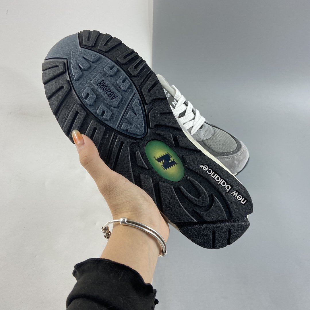 New Balance Retro Casual Running Shoes M990GR2